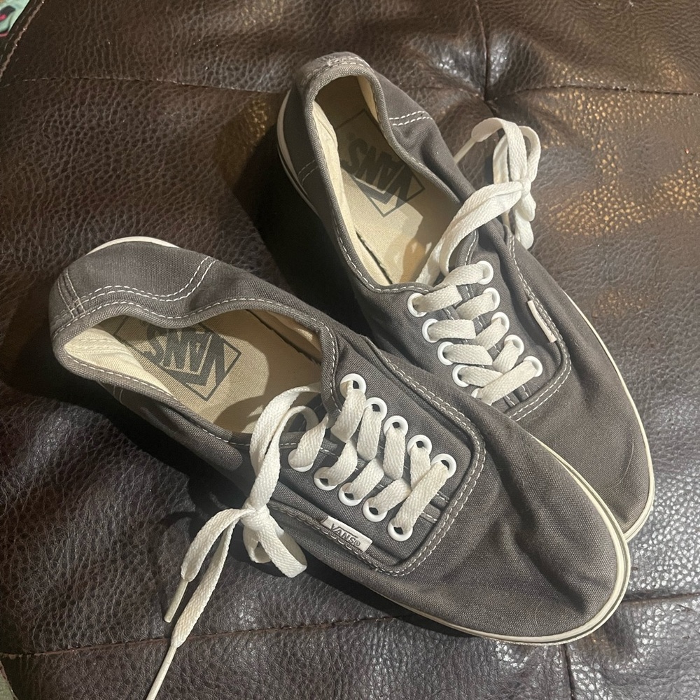 Grey vans - Picture 2 of 6